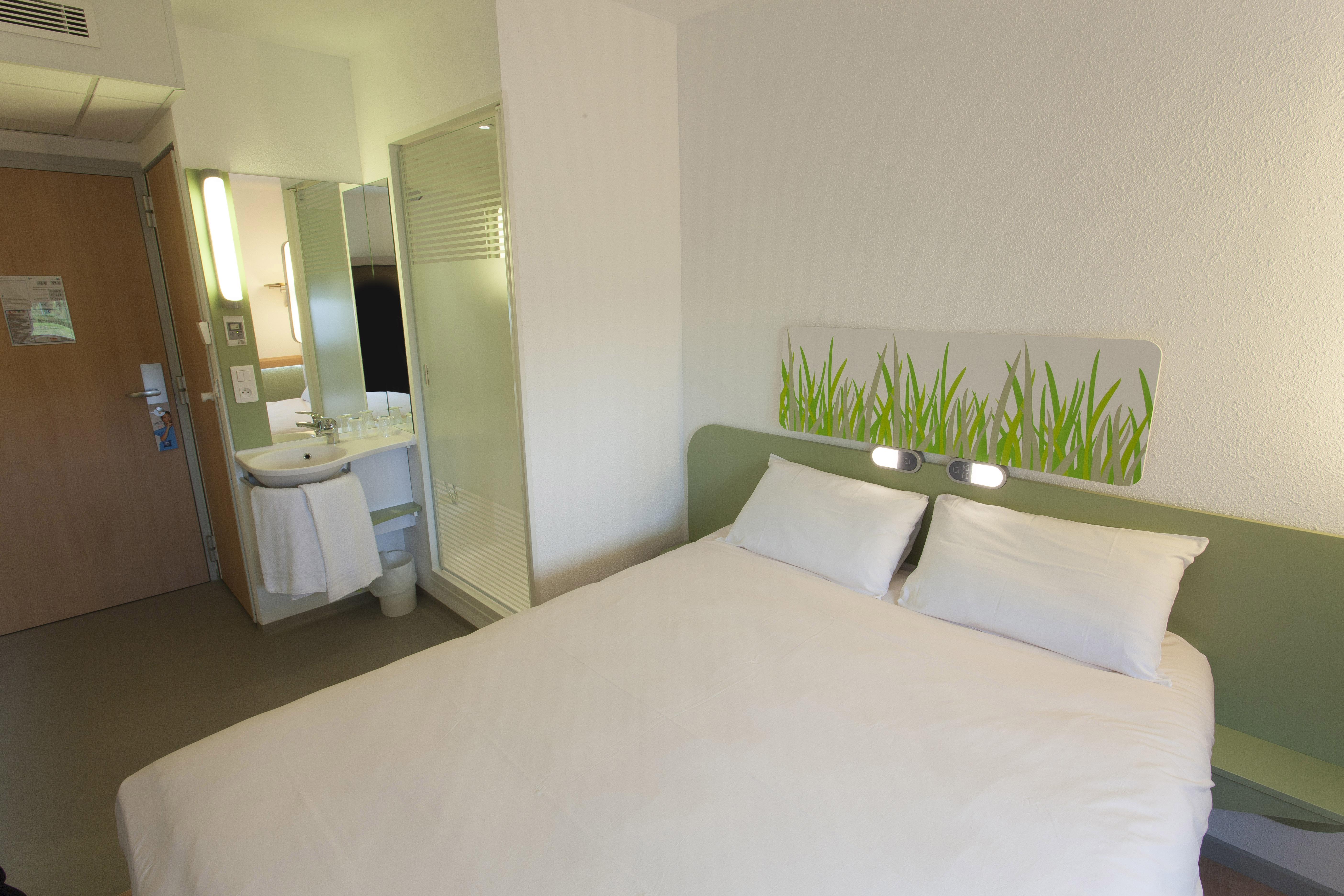 ibis budget Cherbourg - La Glacerie Exterior foto