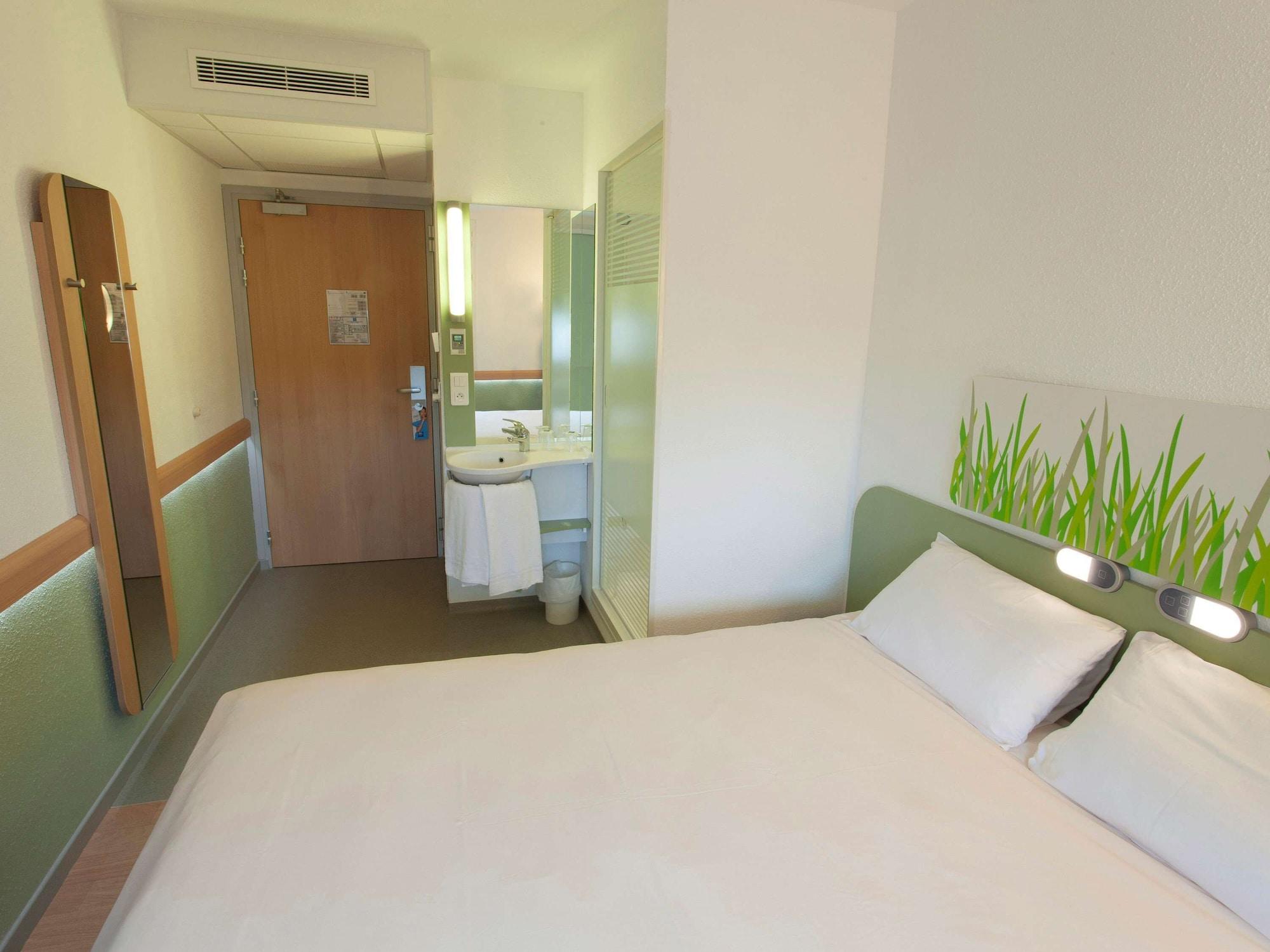 ibis budget Cherbourg - La Glacerie Exterior foto