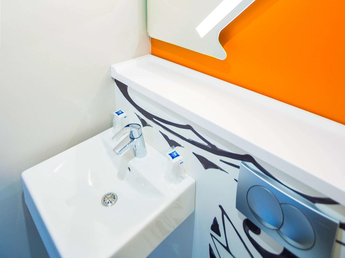 ibis budget Cherbourg - La Glacerie Exterior foto